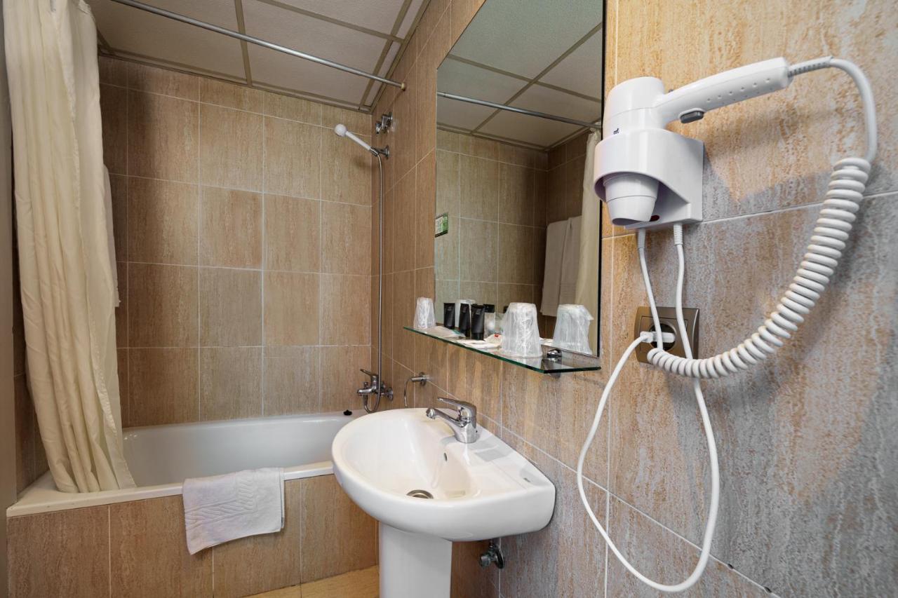 Hotel Regio Torrelavega Luaran gambar