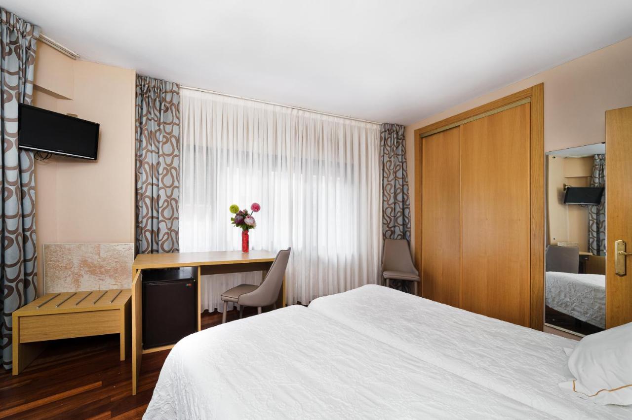 Hotel Regio Torrelavega Luaran gambar