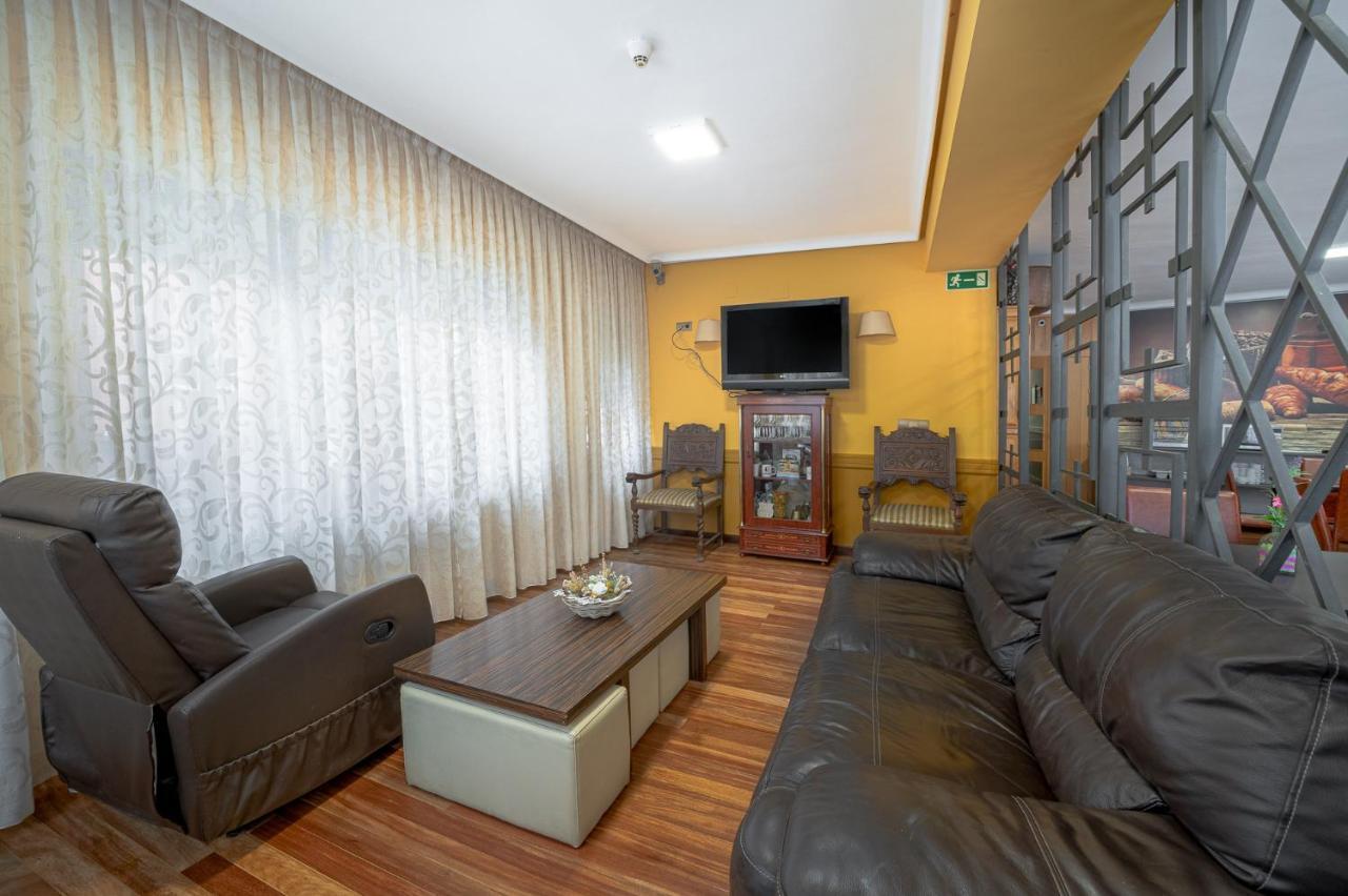 Hotel Regio Torrelavega Luaran gambar