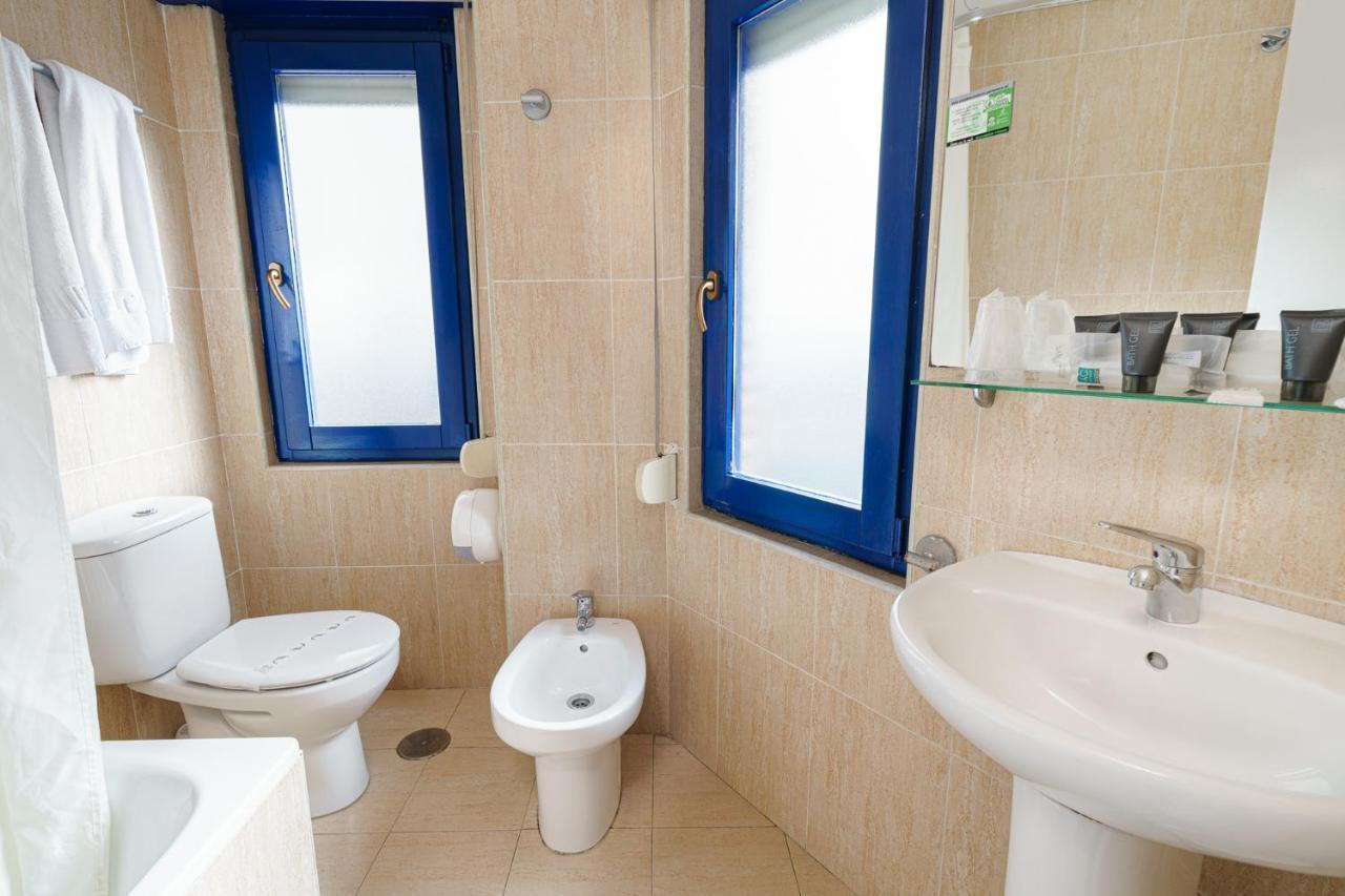 Hotel Regio Torrelavega Luaran gambar